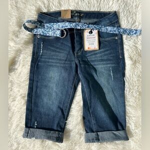 Signature by Levi Strauss Dark Blue Denim Skimmer Capris with Paisley Blue Belt